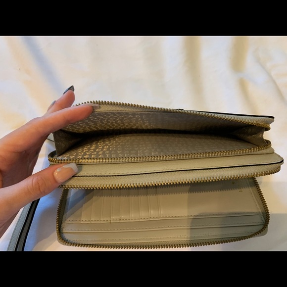 Kate spade full size wallet - Picture 3 of 4